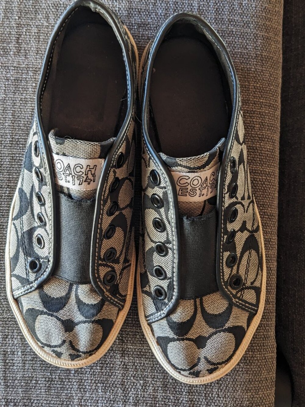 Coach logo slip on/trainer/tennies size 7-7.5
